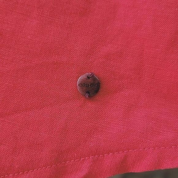 Olsen red linen blend crochet detail v-neck short sleeve t-shirt - Picture 7 of 12